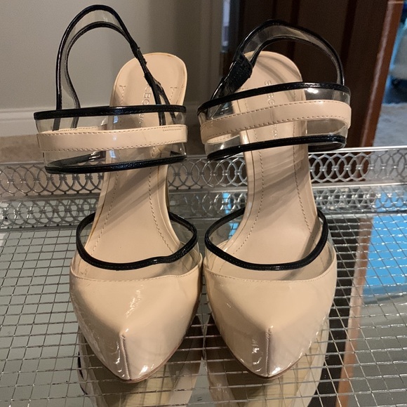 BCBGeneration nude w/clear and black accent pumps size 9.5 - Picture 2 of 5